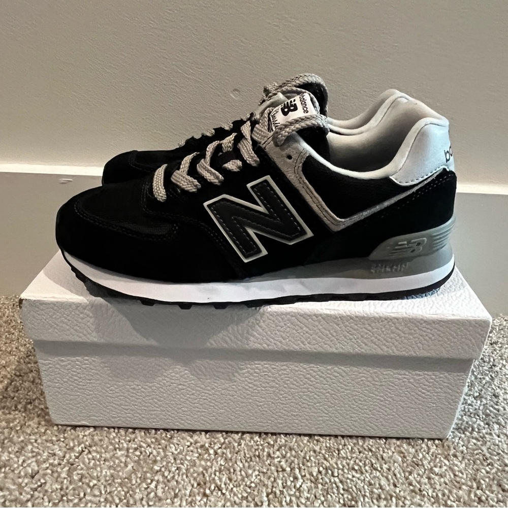 New Balance Black and Gray Sneakers Classic Comfort